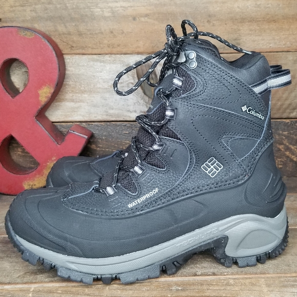 Columbia Shoes - NWOT Warm Columbia Waterproof Lace Up Boots